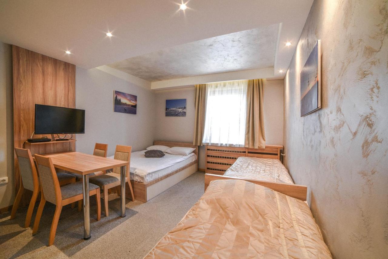 Apartments Suncani Vrhovi コパオニク エクステリア 写真
