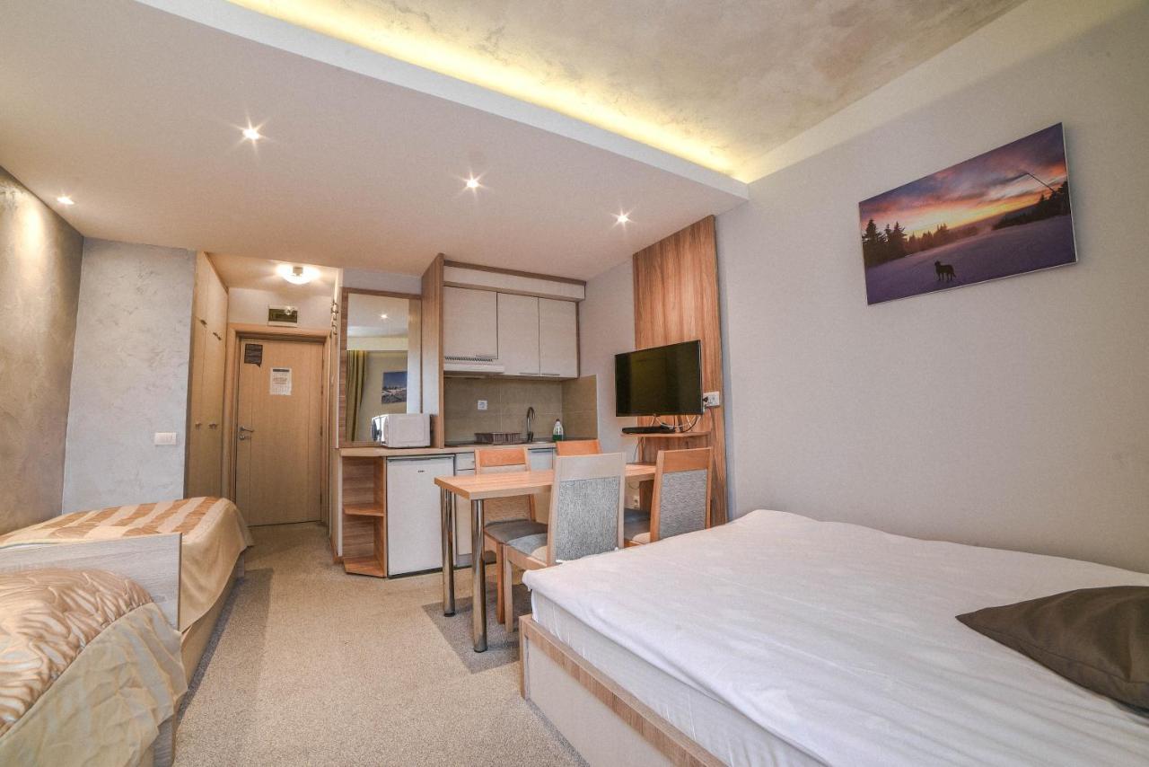 Apartments Suncani Vrhovi コパオニク エクステリア 写真