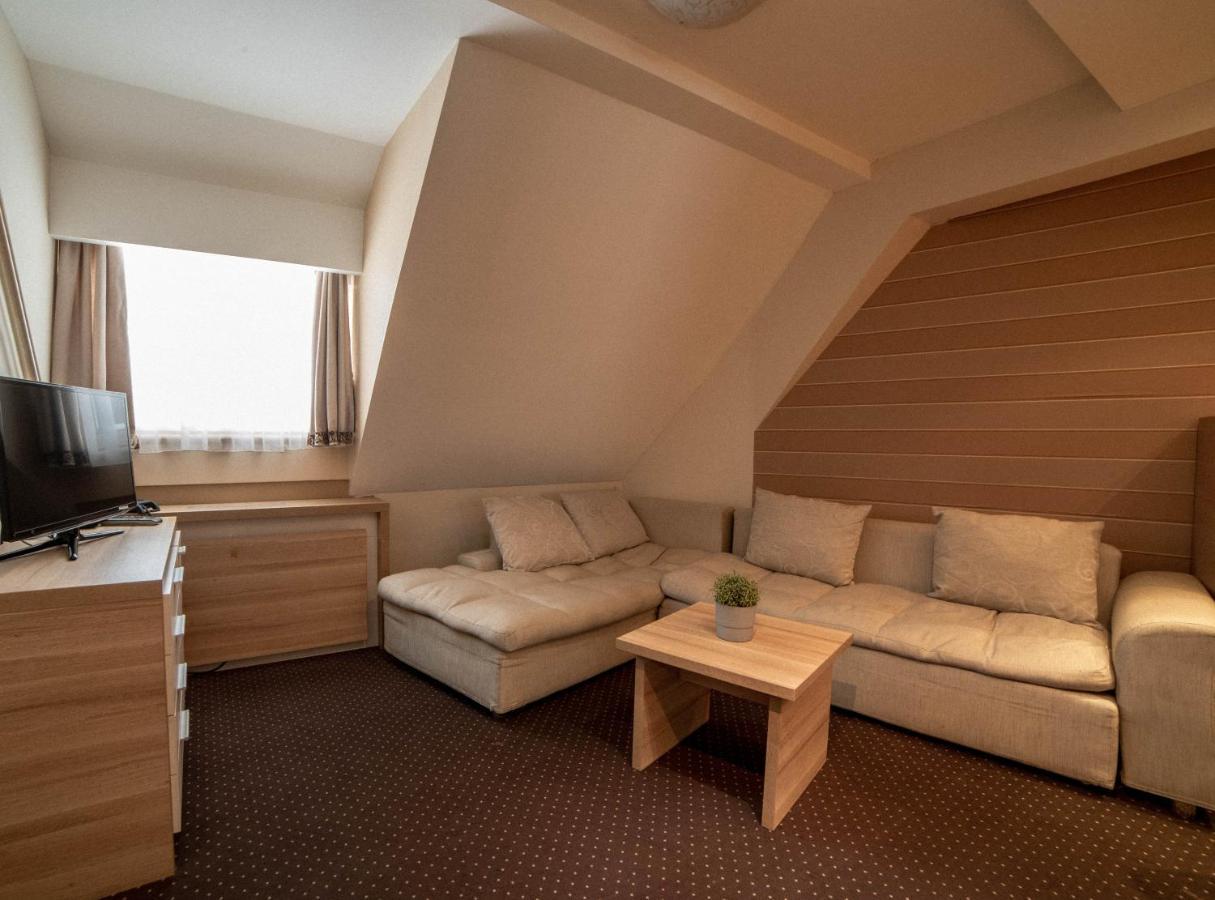 Apartments Suncani Vrhovi コパオニク エクステリア 写真