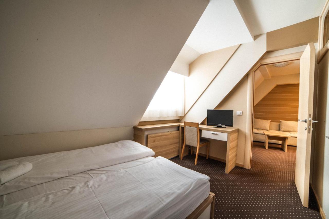 Apartments Suncani Vrhovi コパオニク エクステリア 写真