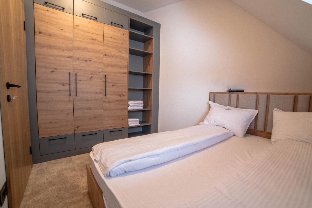 Apartments Suncani Vrhovi コパオニク エクステリア 写真