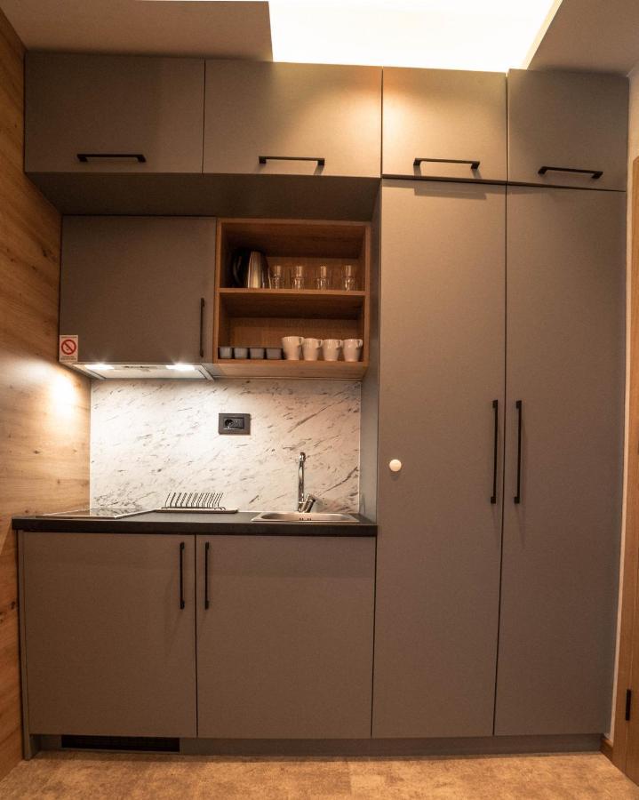 Apartments Suncani Vrhovi コパオニク エクステリア 写真