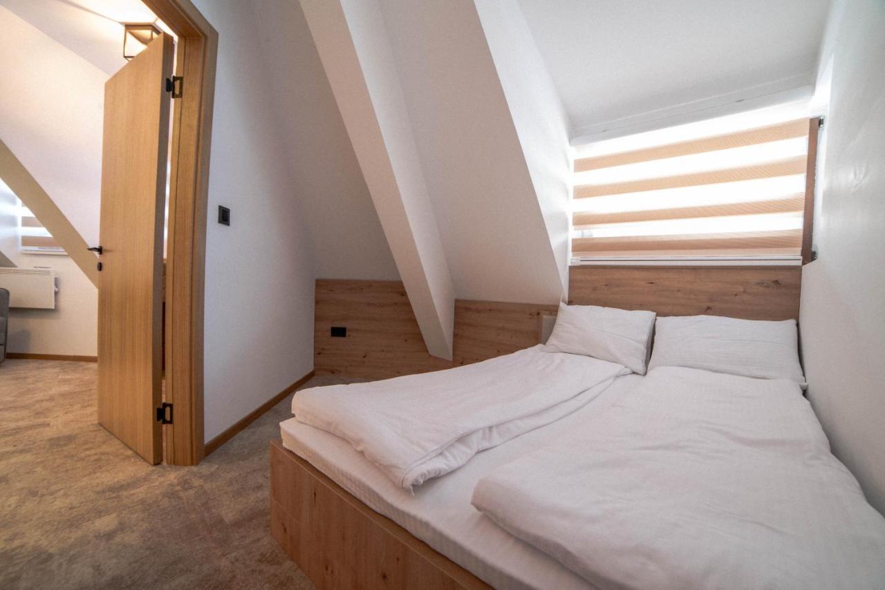 Apartments Suncani Vrhovi コパオニク エクステリア 写真