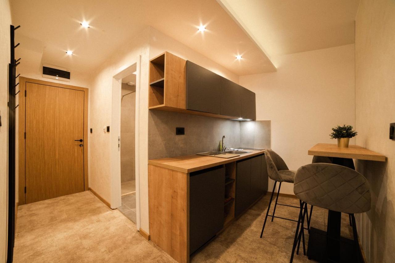 Apartments Suncani Vrhovi コパオニク エクステリア 写真