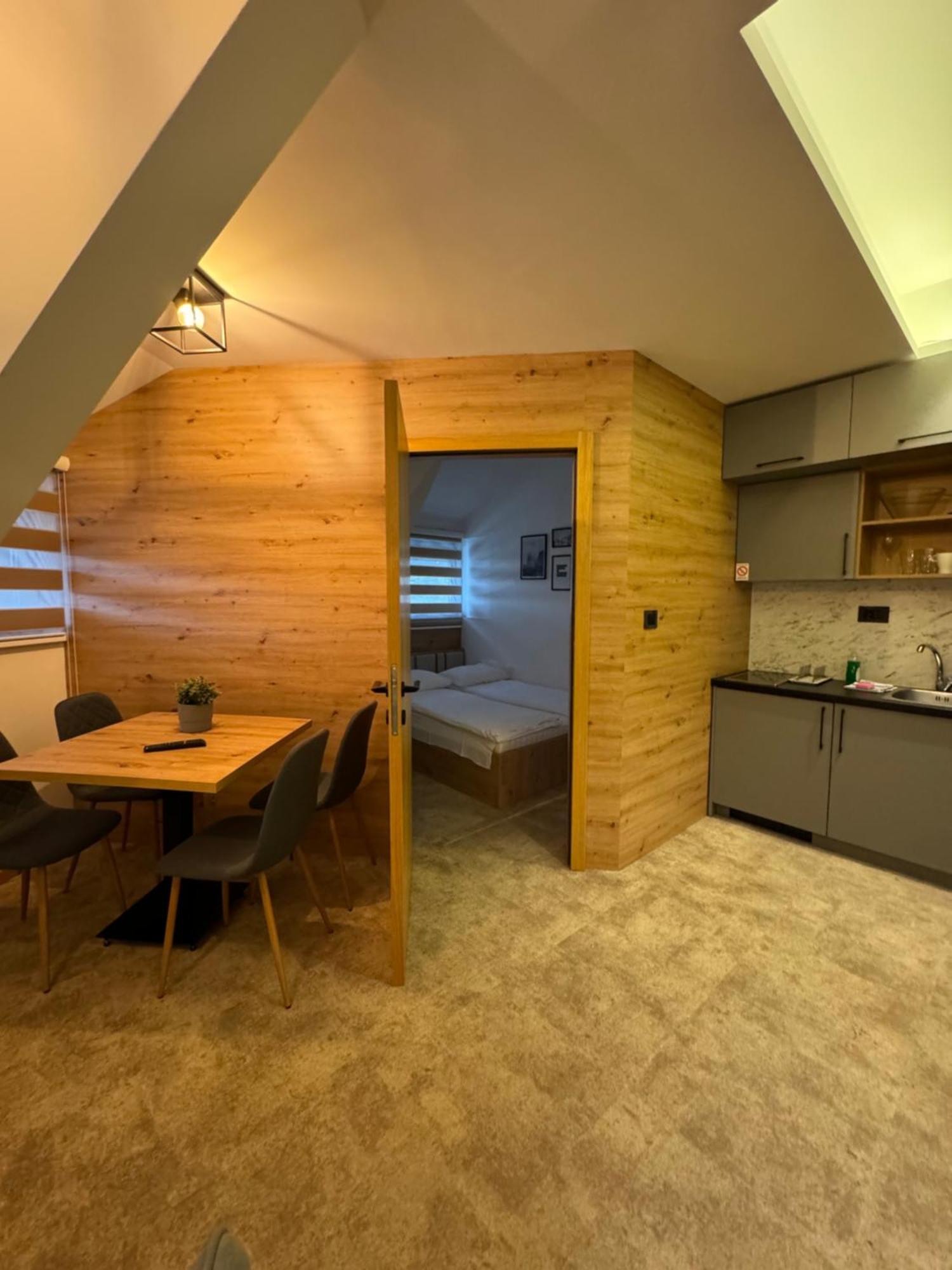 Apartments Suncani Vrhovi コパオニク エクステリア 写真