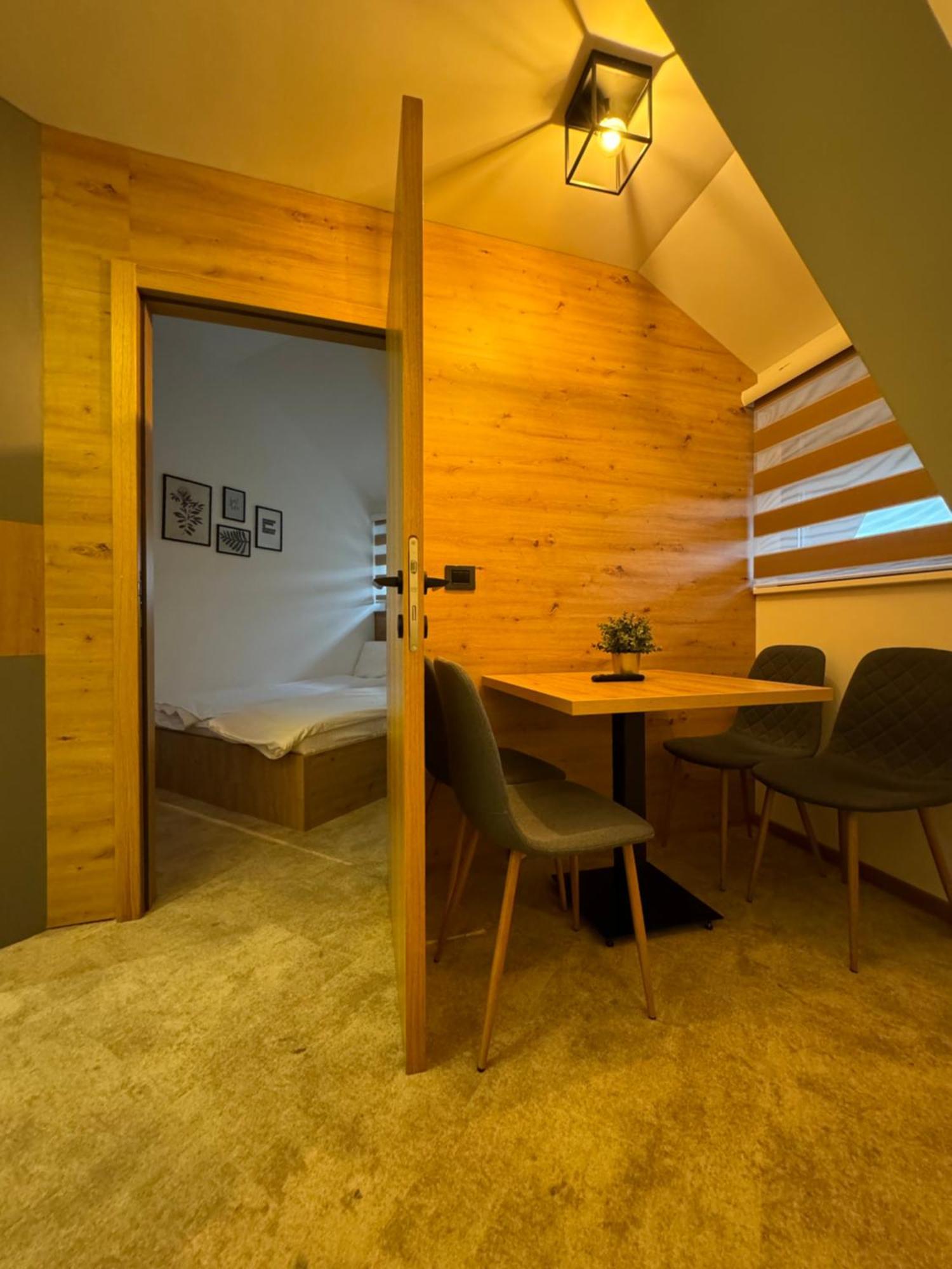 Apartments Suncani Vrhovi コパオニク エクステリア 写真