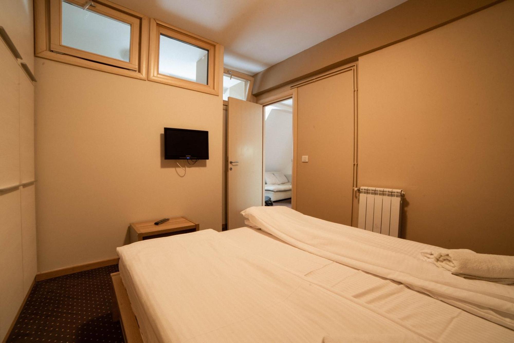 Apartments Suncani Vrhovi コパオニク 部屋 写真