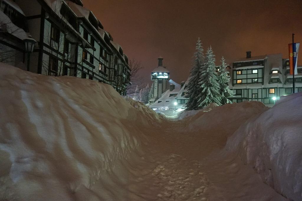 Apartments Suncani Vrhovi コパオニク エクステリア 写真